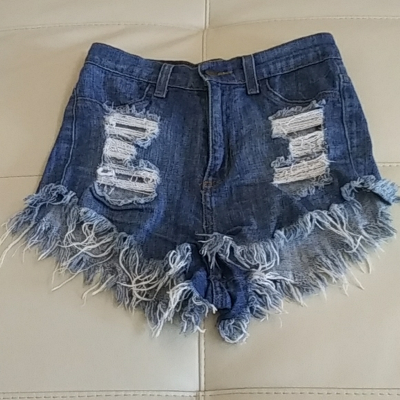 GJG Denim Distressed Jeans Shorts. - Picture 2 of 5